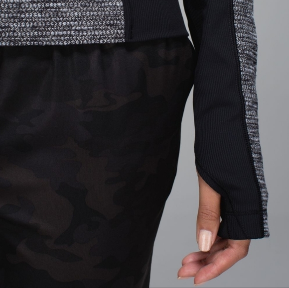 Lululemon Bhakti Yoga Jacket Size 6 Black Grey Gray Zip Up EUC - Picture 3 of 9